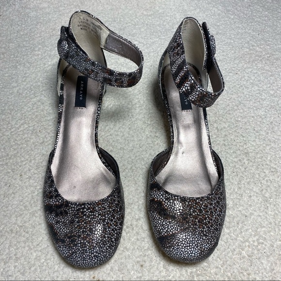 Array• Kitten heel Ankle strap• Sz 5.5 - Picture 8 of 9